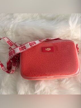 UGG✨🧡🩷Coral Sherpa Crossbody with Branded Webbing Strap